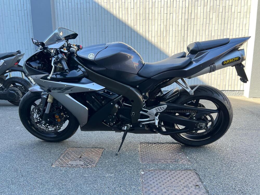 Yamaha YZF R1 (2015 - 16) (2)