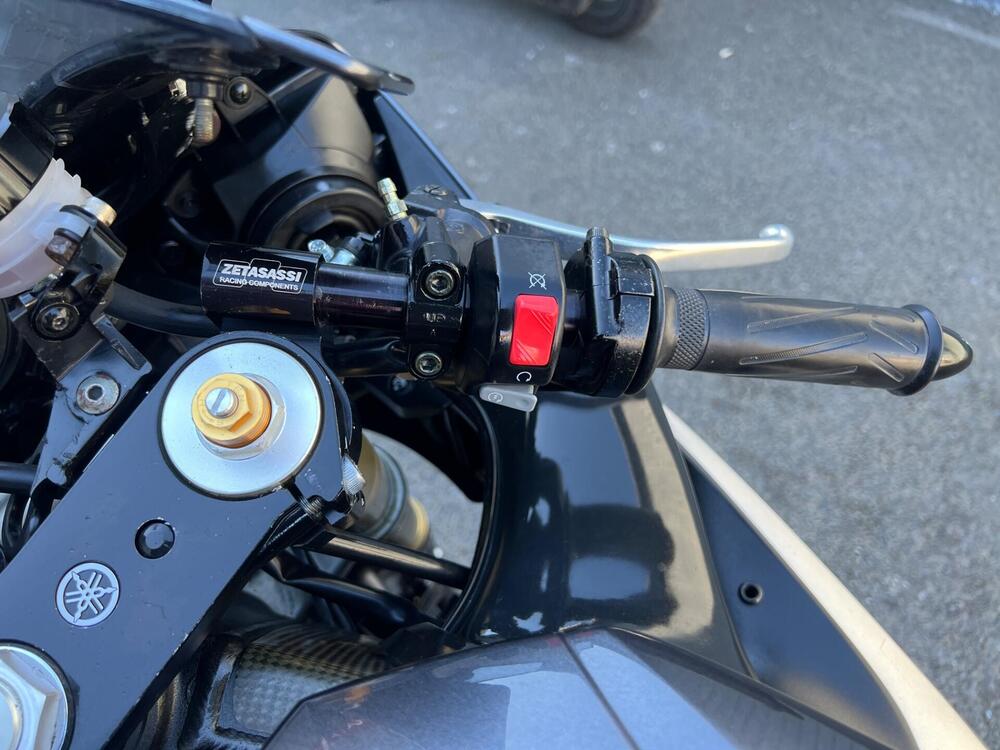 Yamaha YZF R1 (2015 - 16) (11)