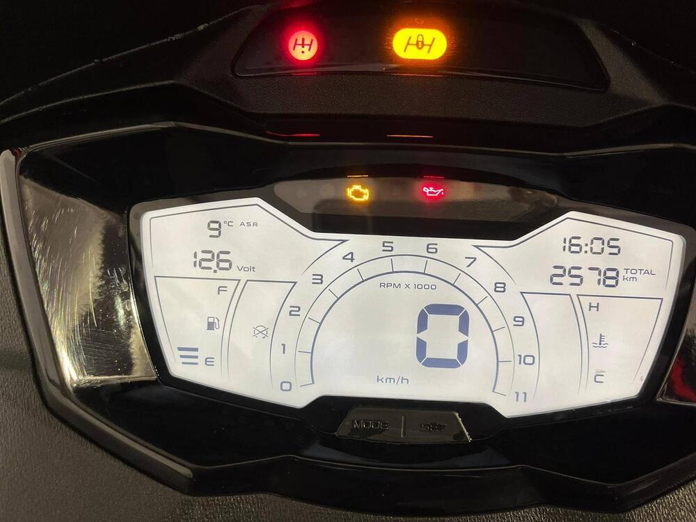 Piaggio MP3 310 Sport (2025 - 26) (3)