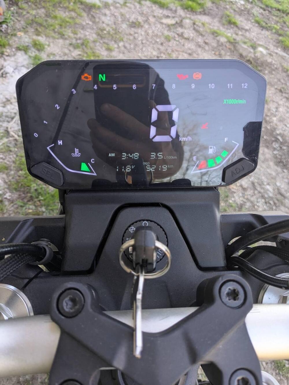 Voge Trofeo 350AC (2022 - 26) (2)