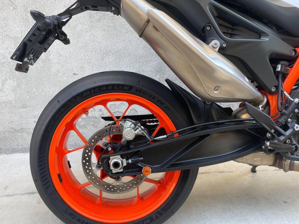 KTM 890 Duke R (2021) (5)