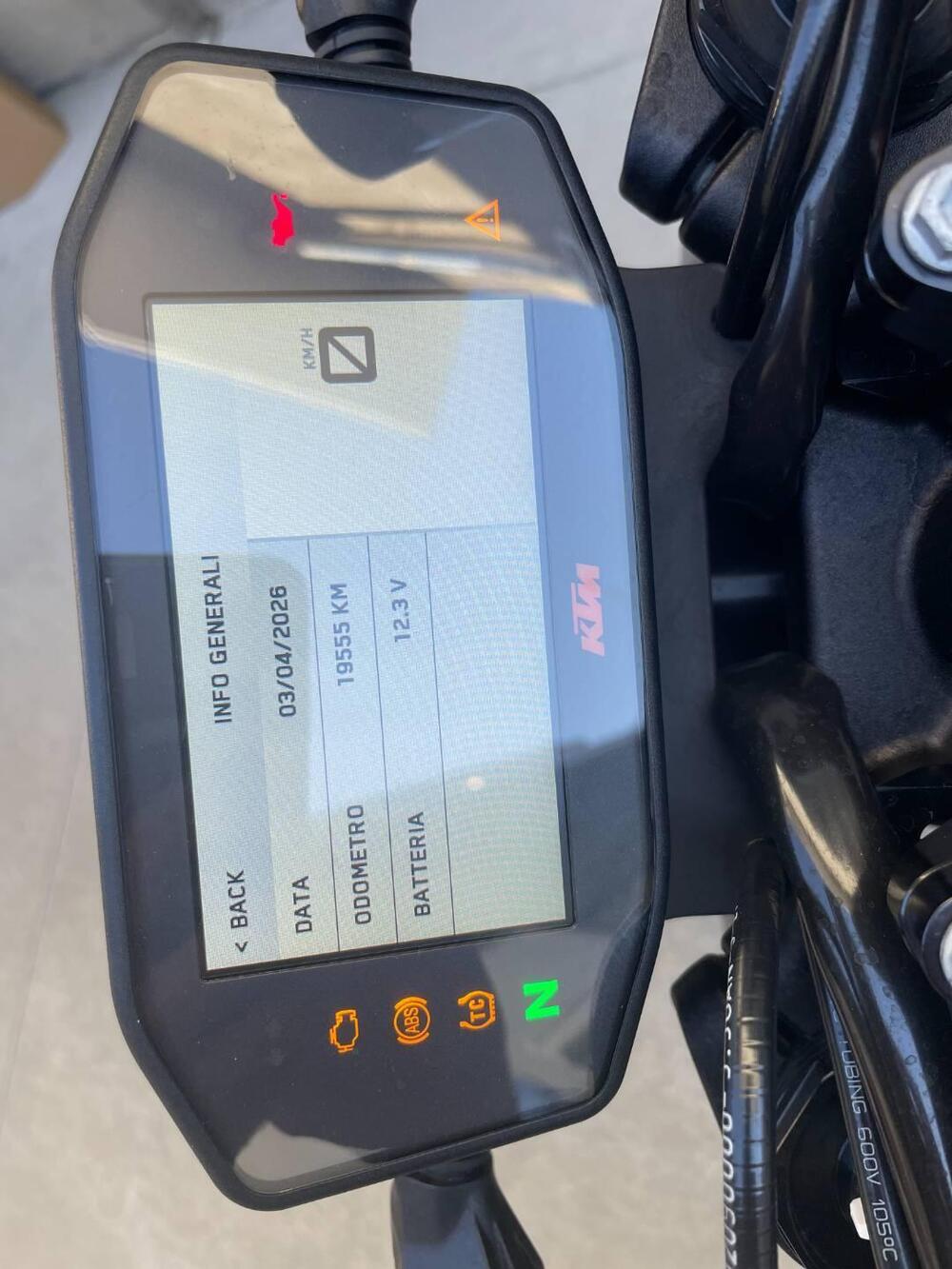 KTM 890 Duke R (2021) (9)