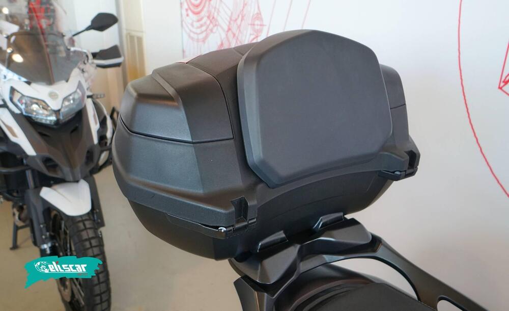 Yamaha T-Max 560 Tech Max (2025 - 26) (8)