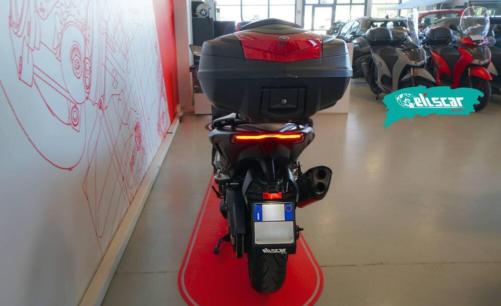Yamaha T-Max 560 Tech Max (2025 - 26) (4)