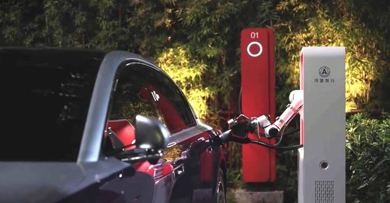 In Cina &egrave; scoppiata la &ldquo;guerra degli showroom&rdquo;: perch&eacute; i robot e i giocattoli inguaiano le auto del Dragone