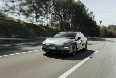 XPeng P7+: la fastback elettrica definita dall&rsquo;intelligenza artificiale arriva in Europa e debutta in Italia nel 2026