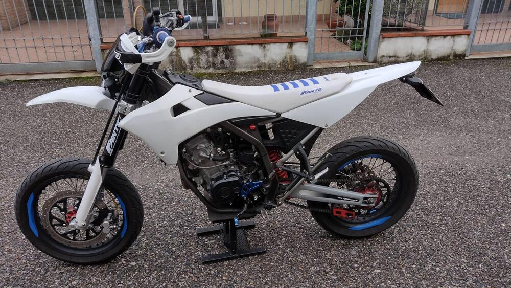 Fantic Motor XMF 125 Motard Performance 4t (2021 - 22) (2)