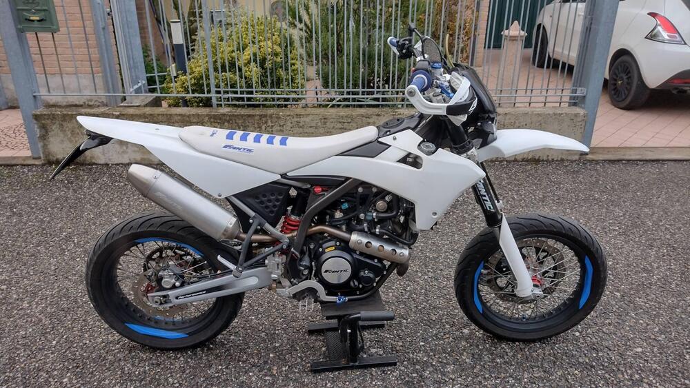 Fantic Motor XMF 125 Motard Performance 4t (2021 - 22) (3)