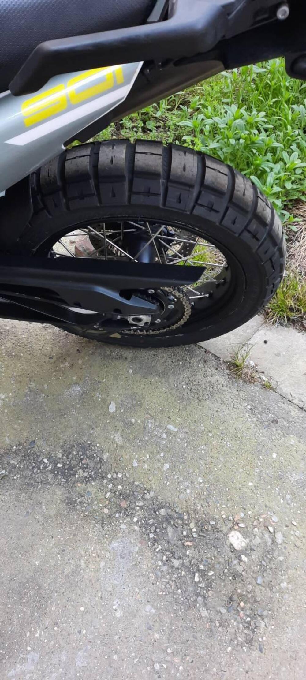 Husqvarna Norden 901 (2022 - 26) (3)