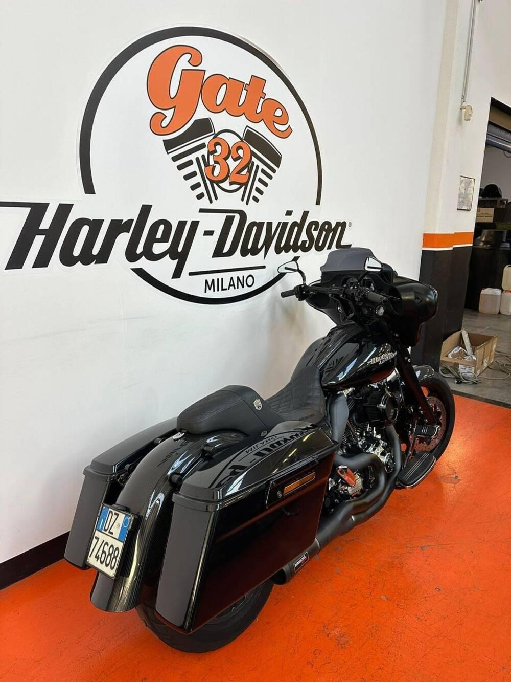 Harley-Davidson 1690 Street Glide (2011 - 13) - FLHX (3)