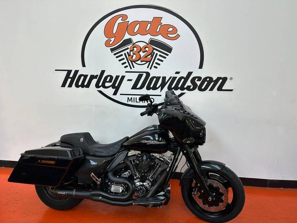 Harley-Davidson 1690 Street Glide (2011 - 13) - FLHX