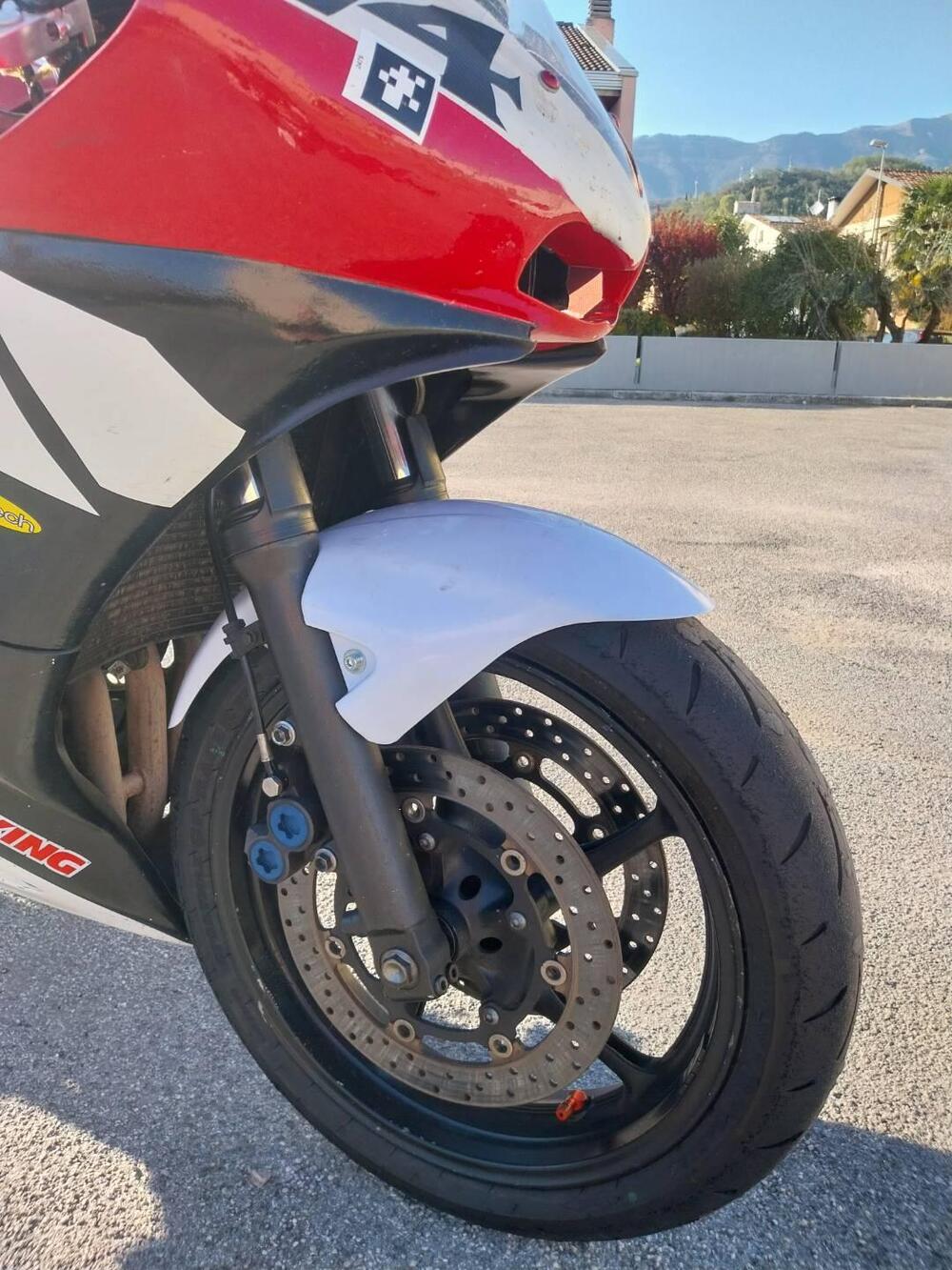 Yamaha YZF R6 (2003 - 04) (7)