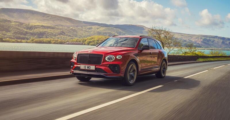 Vendite in calo e affari in fumo: cos&igrave; la guerra in Iran ha travolto le auto di lusso nel Golfo