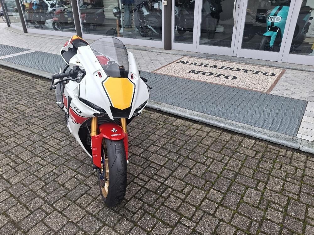 Yamaha YZF R1 World GP 60th Anniversary (2022 - 23) (2)
