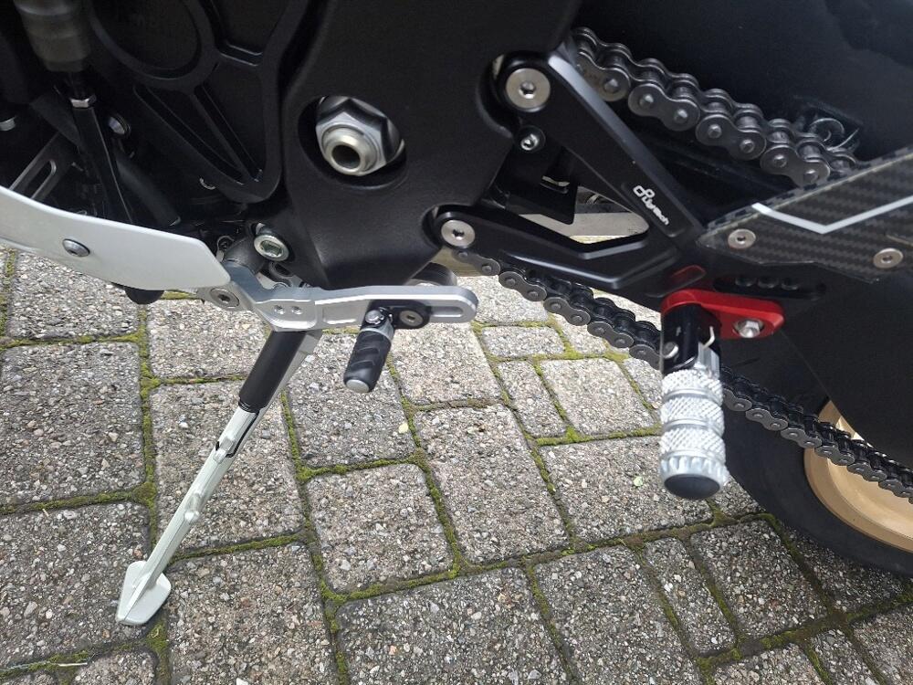 Yamaha YZF R1 World GP 60th Anniversary (2022 - 23) (11)