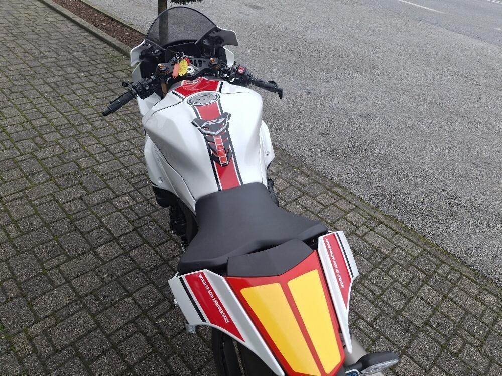 Yamaha YZF R1 World GP 60th Anniversary (2022 - 23) (3)