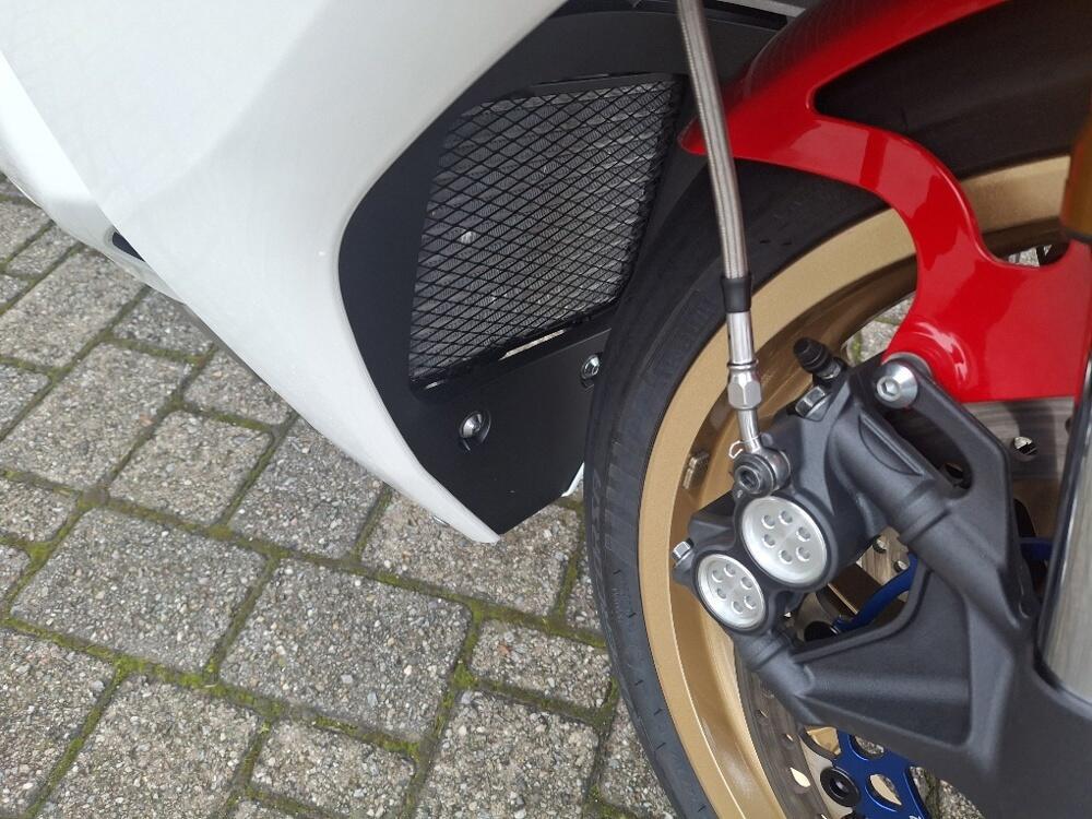 Yamaha YZF R1 World GP 60th Anniversary (2022 - 23) (16)