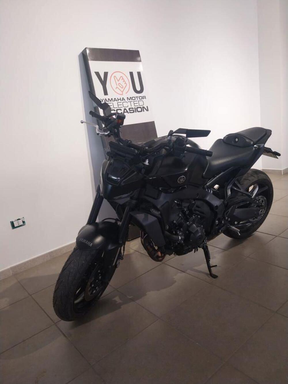 Yamaha MT-09 Y-AMT (2024 - 26) (4)