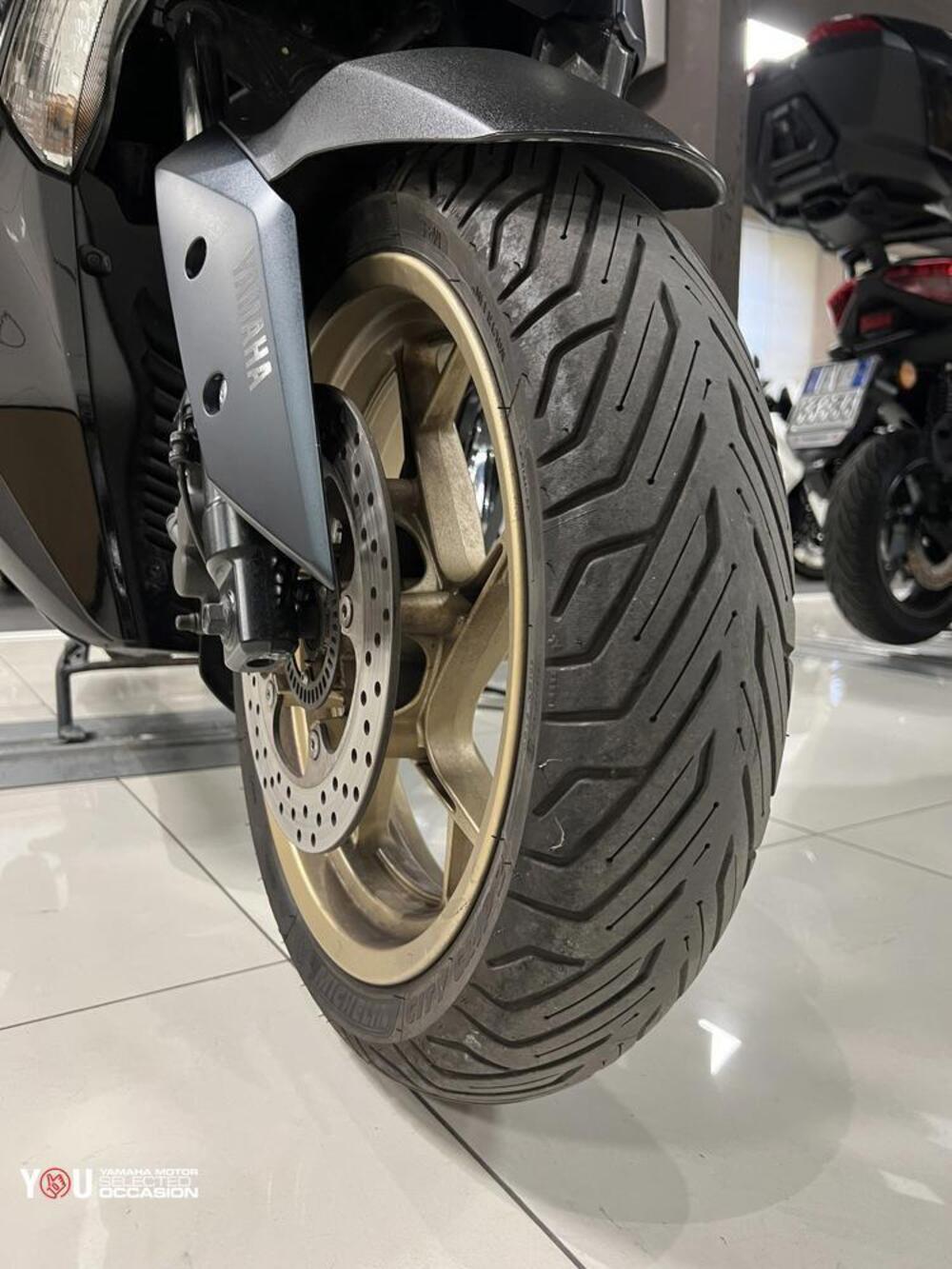 Yamaha X-Max 300 (2021 - 24) (6)
