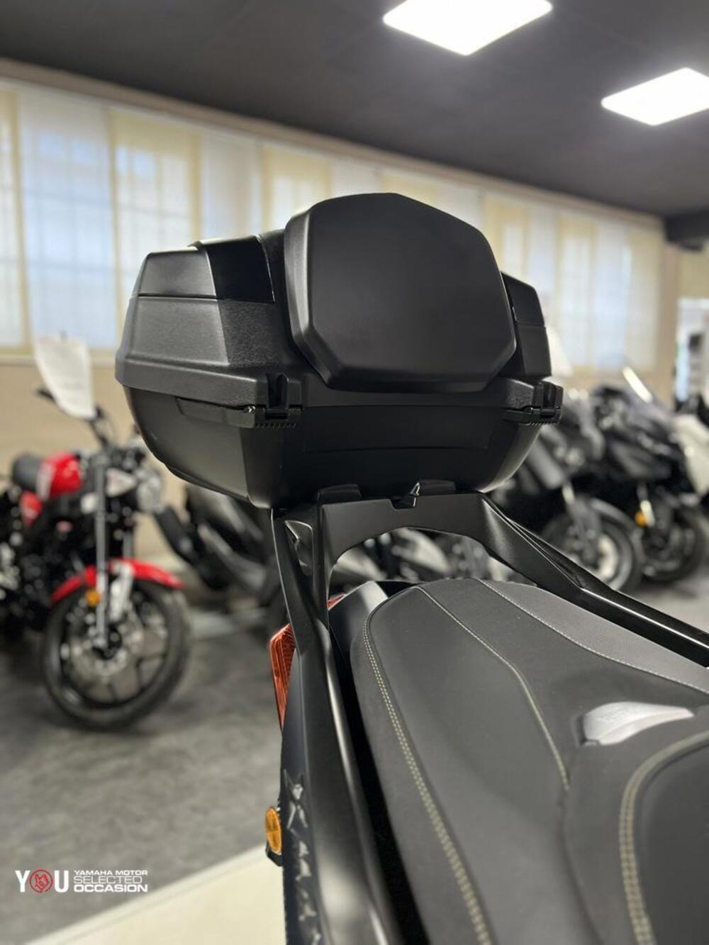 Yamaha X-Max 300 (2021 - 24) (8)