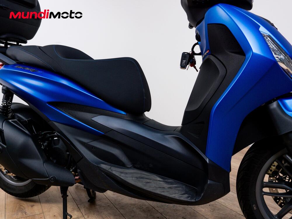Piaggio Beverly 400 S (2025 - 26) (3)