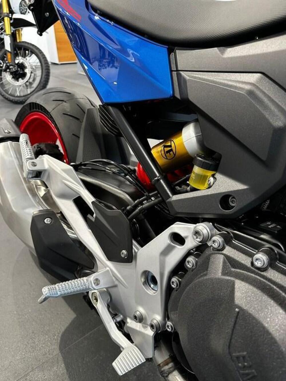 Bmw F 900 R (2025 - 26) (3)