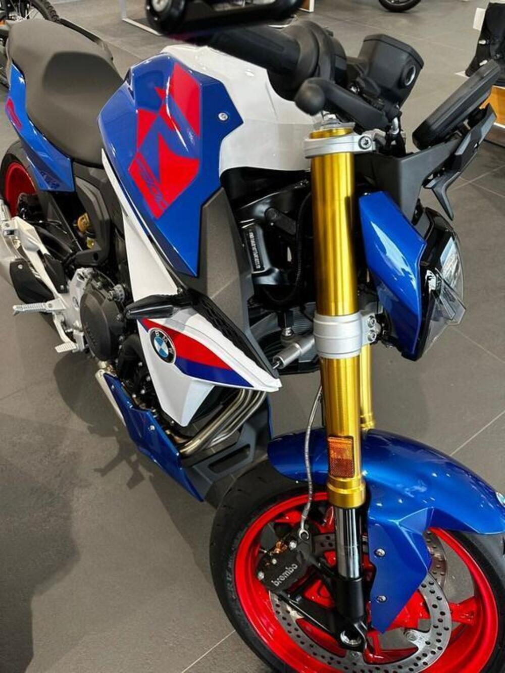 Bmw F 900 R (2025 - 26) (4)