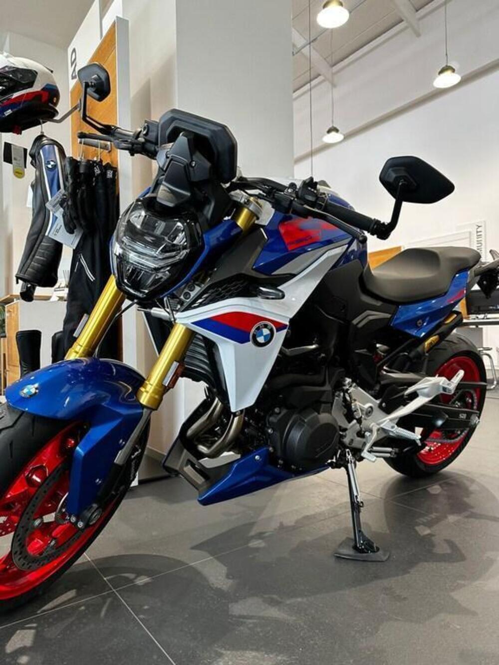 Bmw F 900 R (2025 - 26) (2)