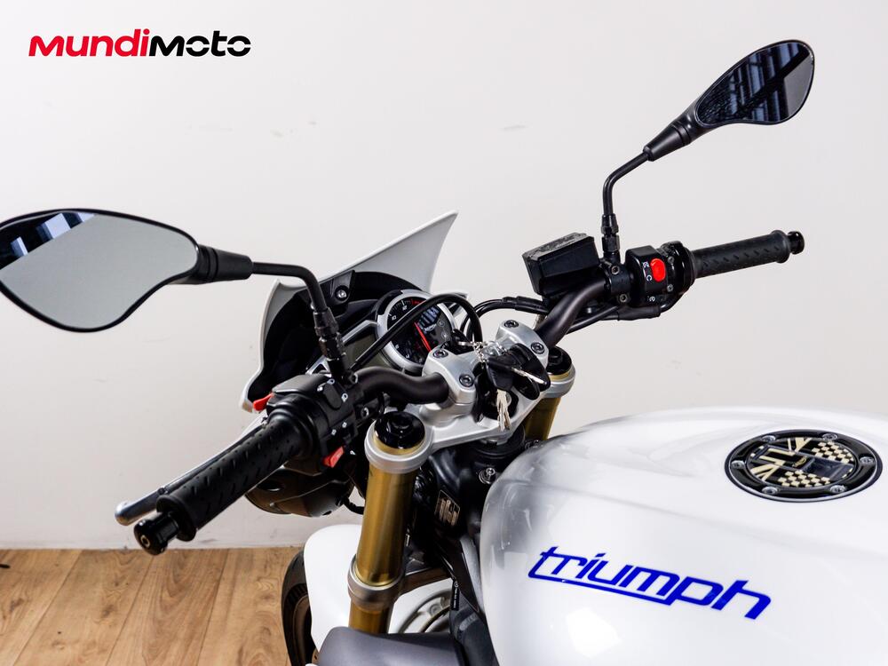 Triumph Street Triple (2013) (11)