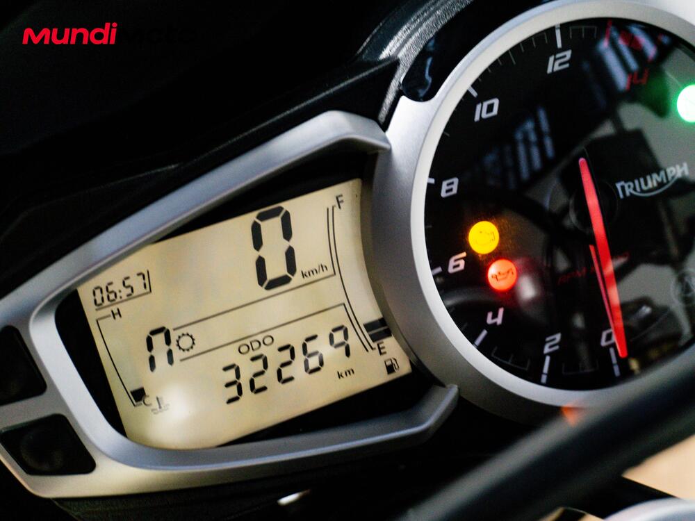 Triumph Street Triple (2013) (12)