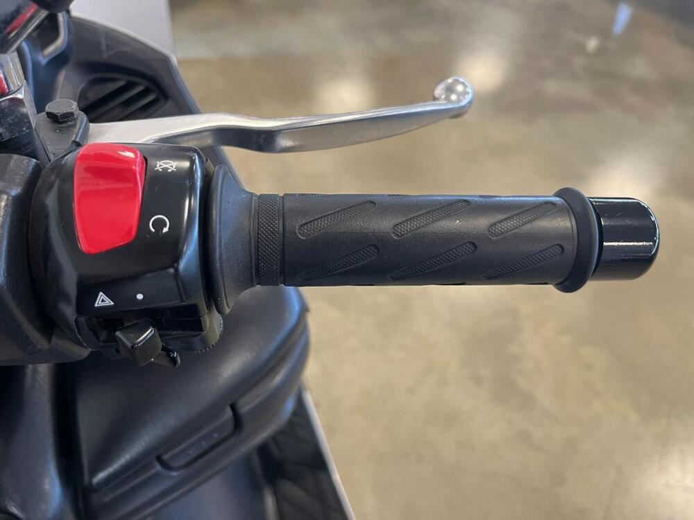 Suzuki Burgman AN 400 (2001 - 02) (11)