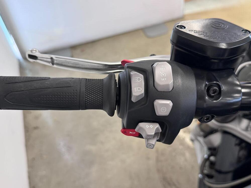 Triumph Rocket 3 R (2021 - 24) (14)