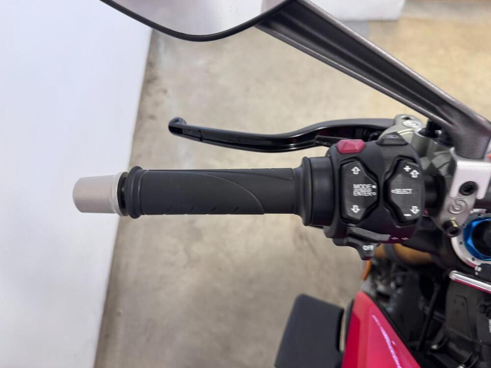 Ducati Streetfighter V4 1100 S (2021 - 22) (13)