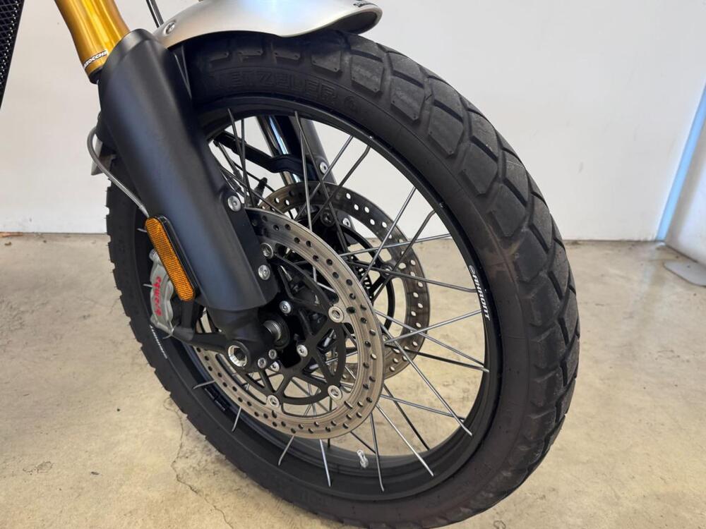 Triumph Scrambler 1200 XE (2024 - 25) (4)