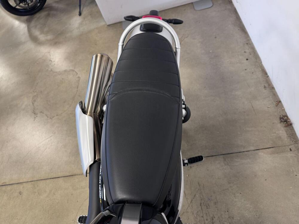 Triumph Scrambler 1200 XE (2024 - 25) (10)