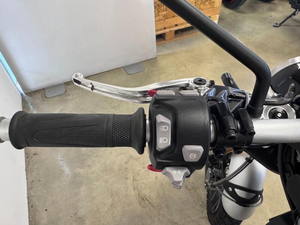 Triumph Scrambler 1200 XE (2024 - 25) (13)