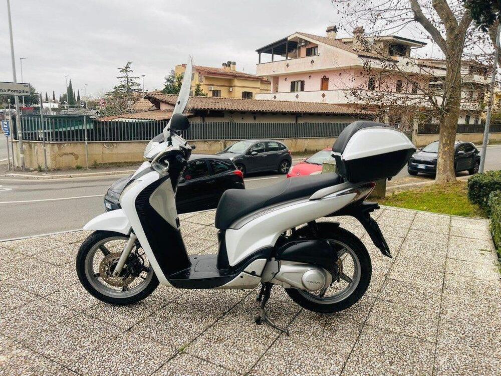 Honda SH 150i (2009 - 12) (7)