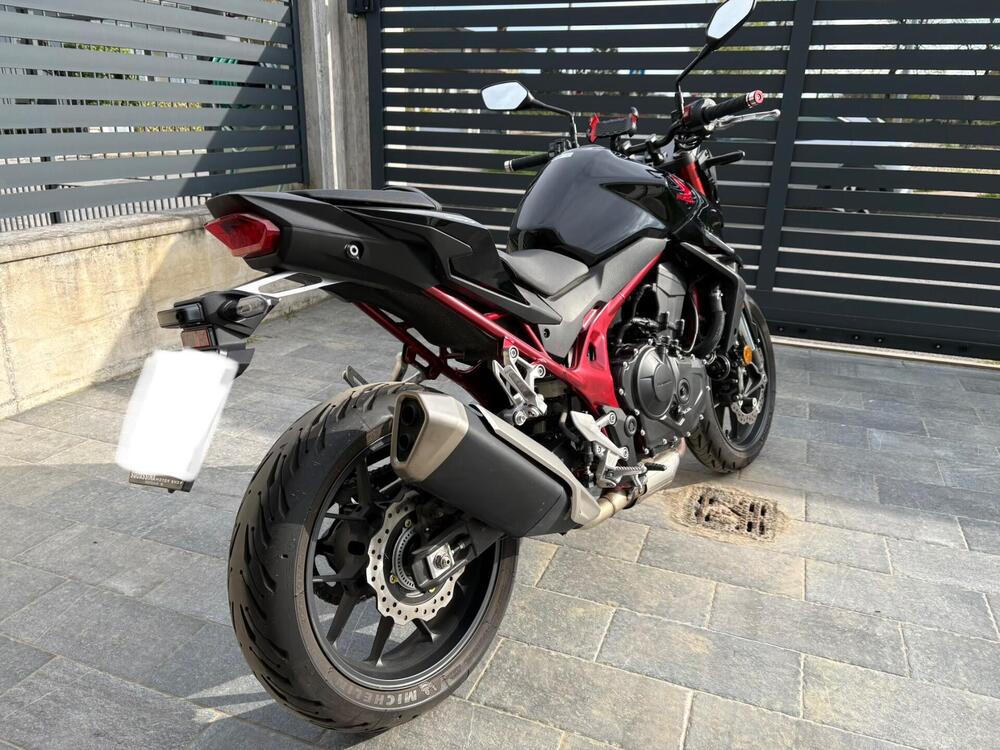 Honda CB 750 Hornet (2023 - 24) (3)