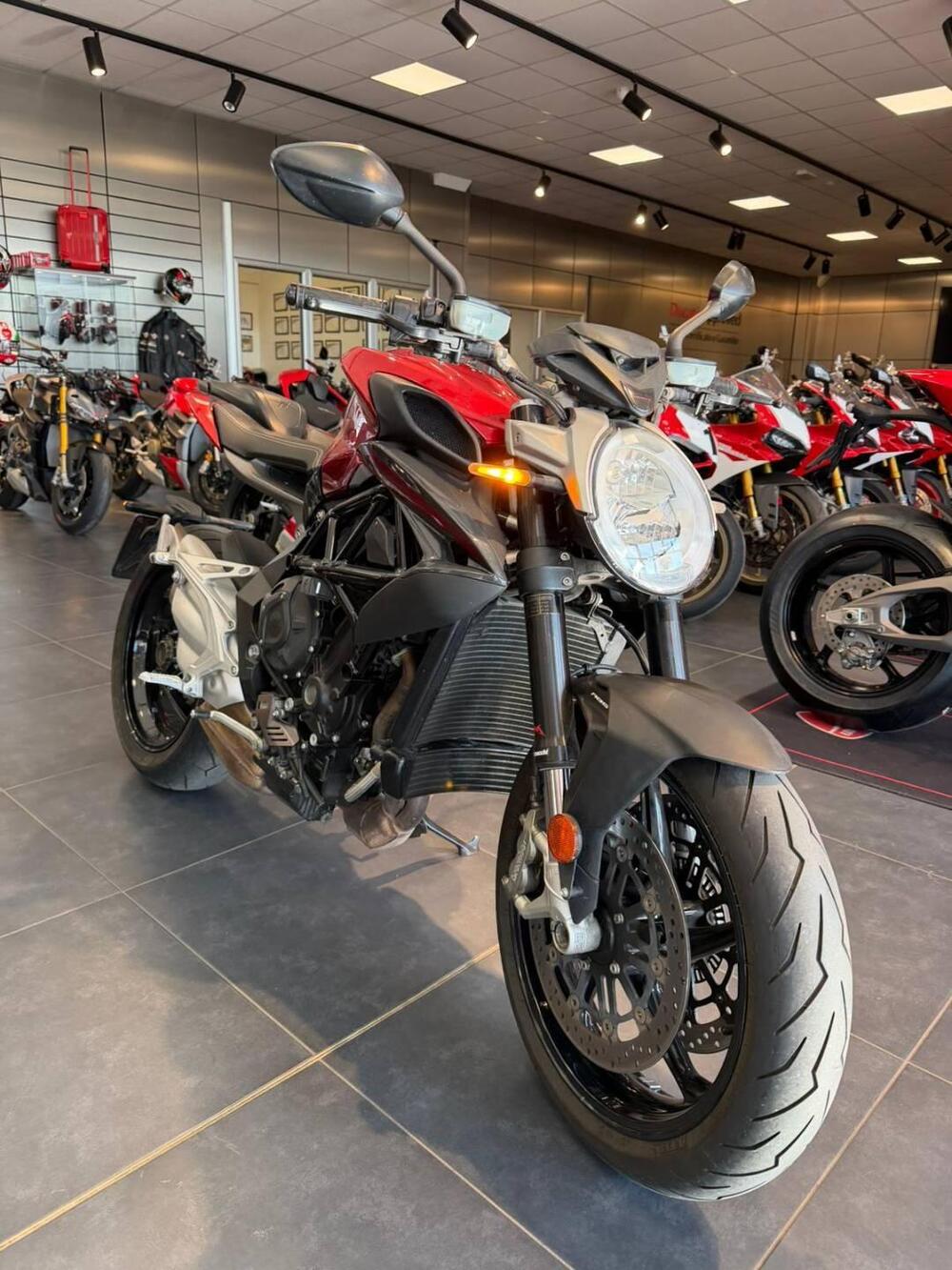 MV Agusta Brutale 800 EAS ABS (2016 - 19) (11)