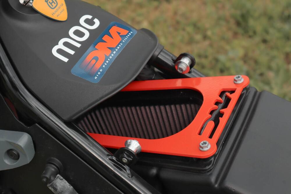 Husqvarna 701 Supermoto (2022) (5)