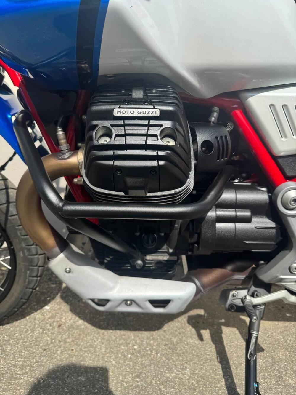 Moto Guzzi V85 TT (2021 - 23) (5)
