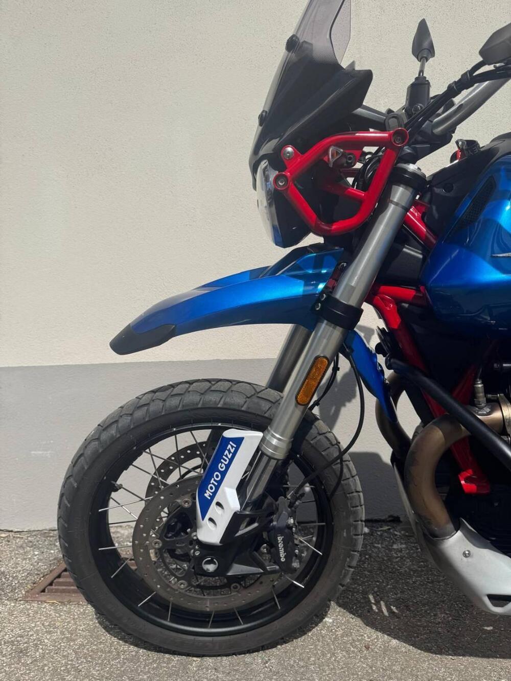 Moto Guzzi V85 TT (2021 - 23) (6)