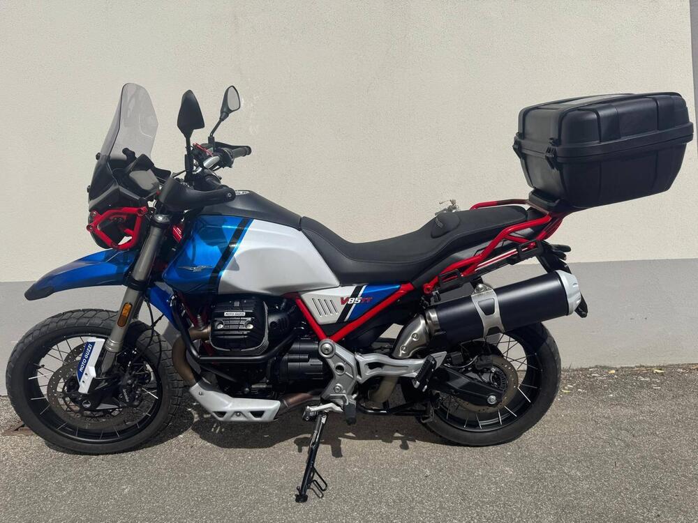 Moto Guzzi V85 TT (2021 - 23) (2)