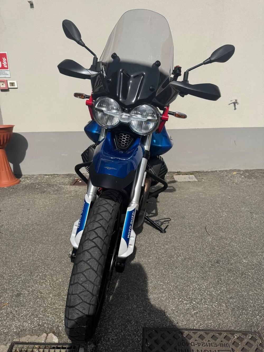 Moto Guzzi V85 TT (2021 - 23) (10)