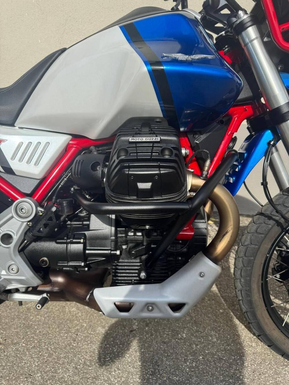 Moto Guzzi V85 TT (2021 - 23) (14)