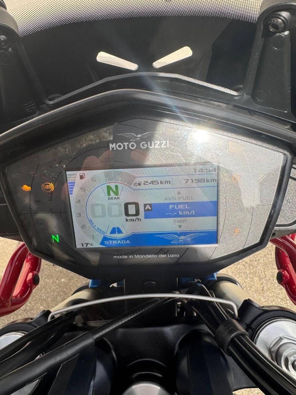 Moto Guzzi V85 TT (2021 - 23) (15)