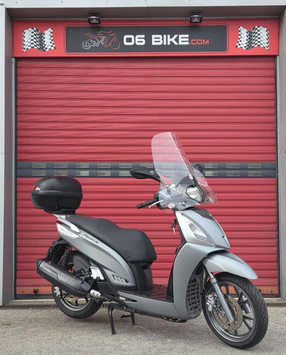 Kymco People 300i GT ABS (2016 - 20) (4)