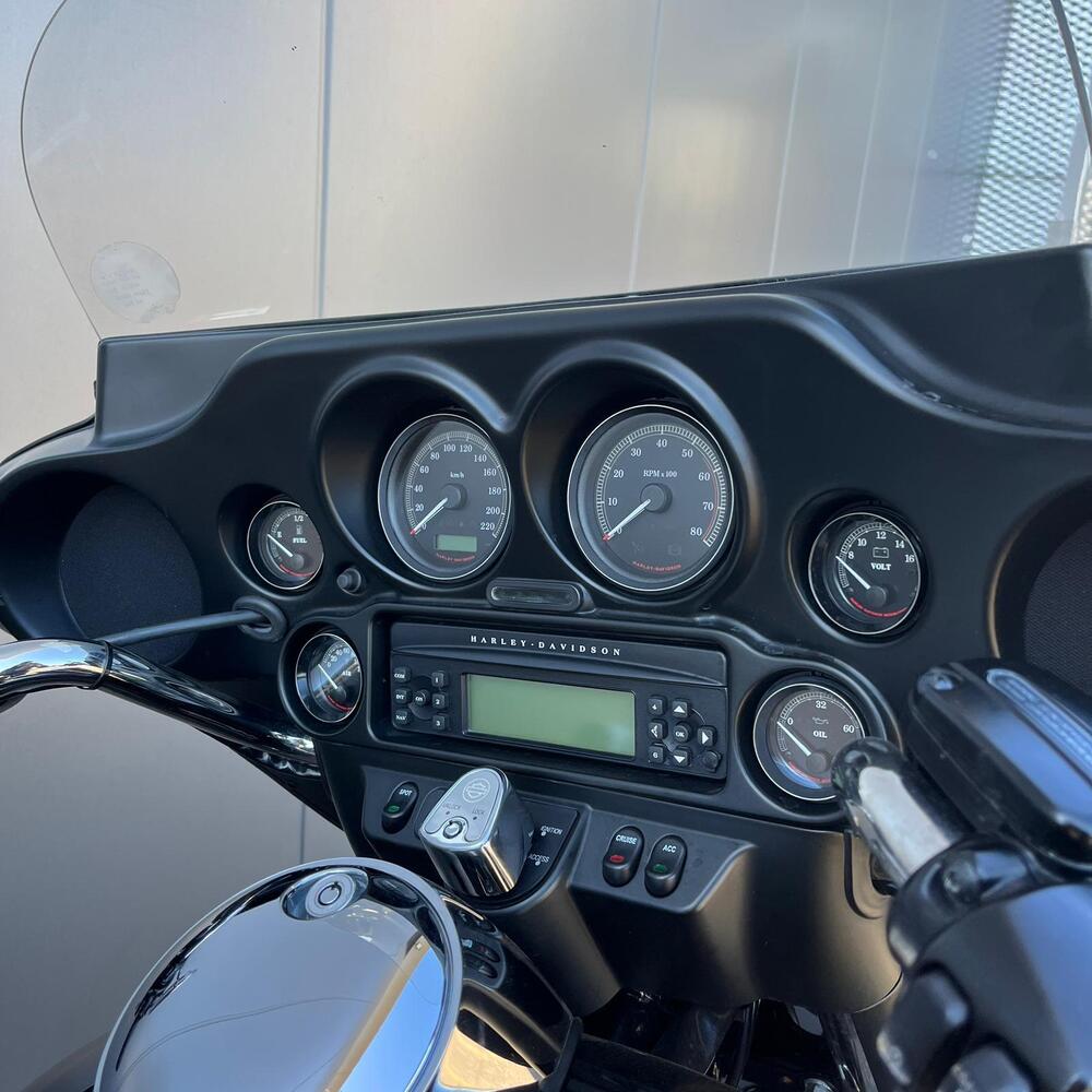 Harley-Davidson 1690 Electra Glide Classic (2010 - 12) - FLHTC (9)