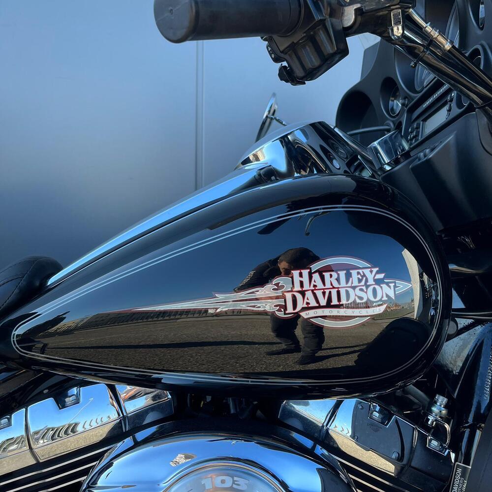 Harley-Davidson 1690 Electra Glide Classic (2010 - 12) - FLHTC (5)