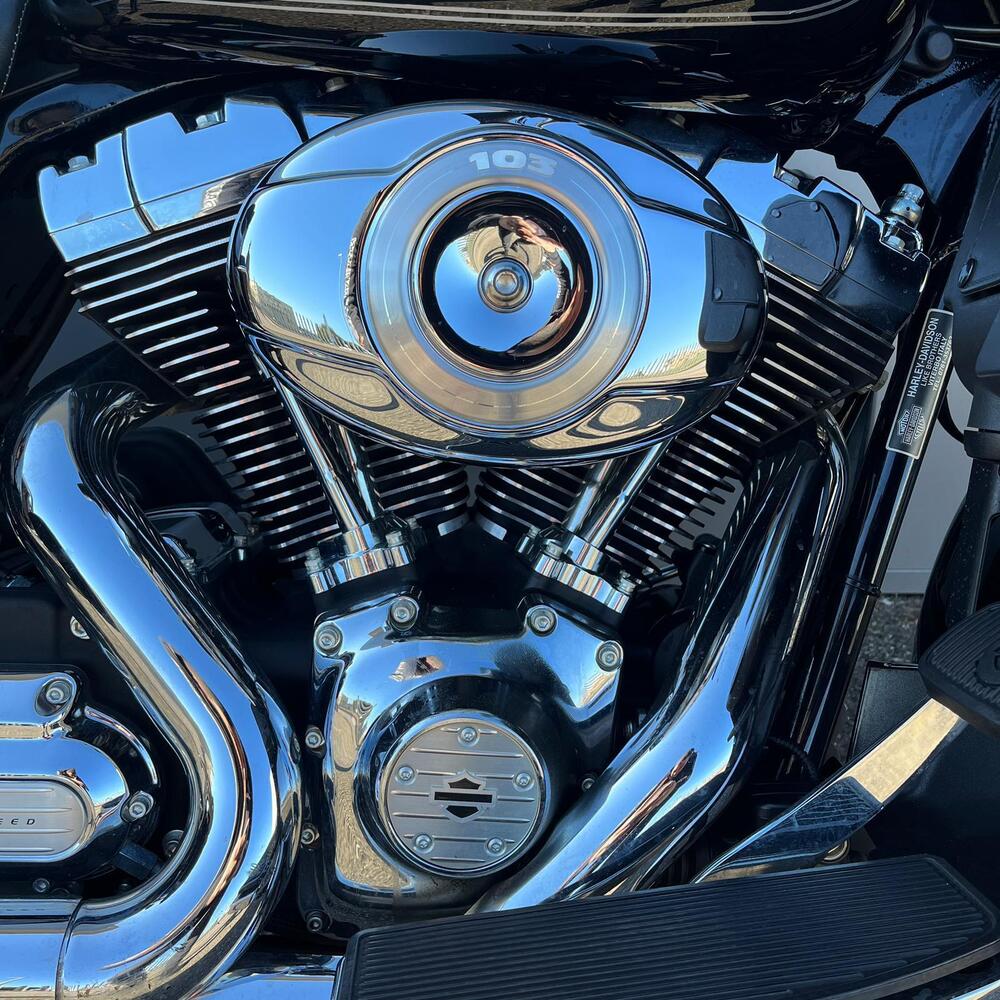 Harley-Davidson 1690 Electra Glide Classic (2010 - 12) - FLHTC (4)